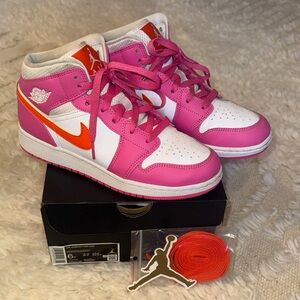 Nike Air Jordan 1 Mid (GS) 6Y EUC Pinksicle